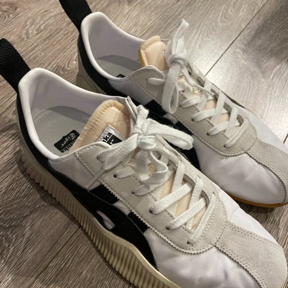 Onitsuka Tiger ACROMOUNT - Men 8 / Women 9.5 - Picture 2 of 9